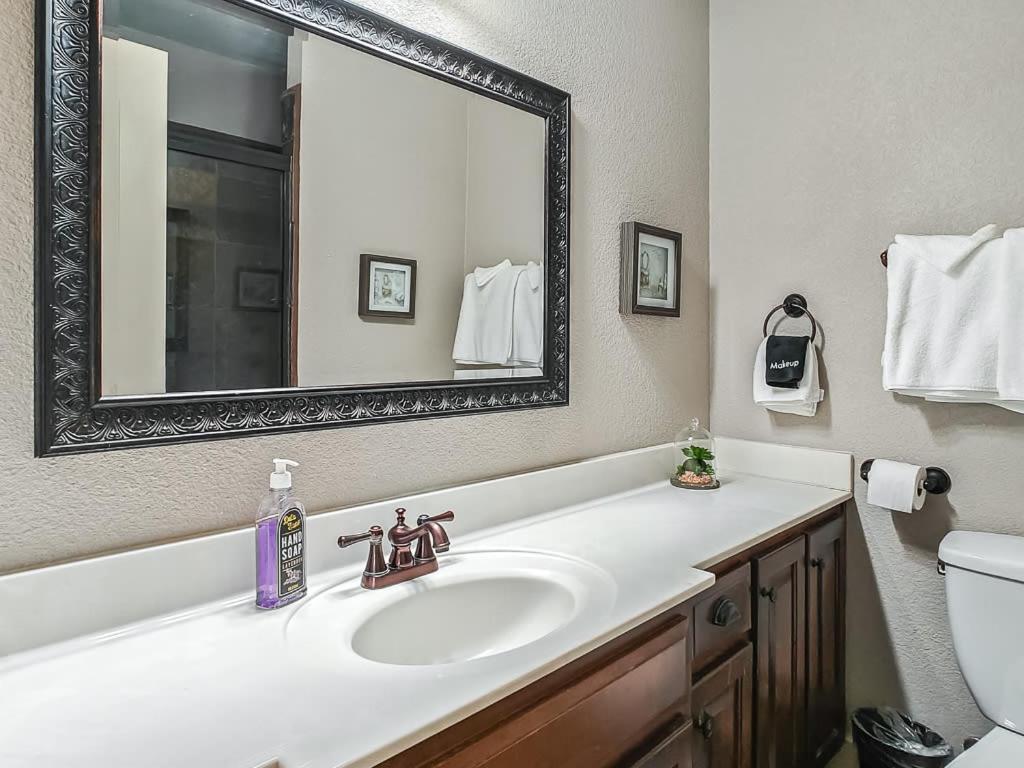 Quiet Plaza Two Bedroom 2 Bathroom Kansas City Eksteriør billede